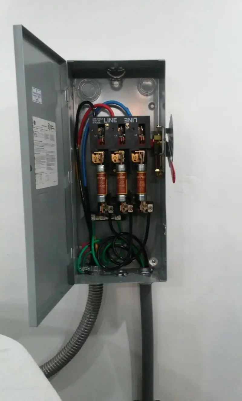 Three-phase disconnect switch installed for Electrical Wiring & Rewiring in Lemon Grove